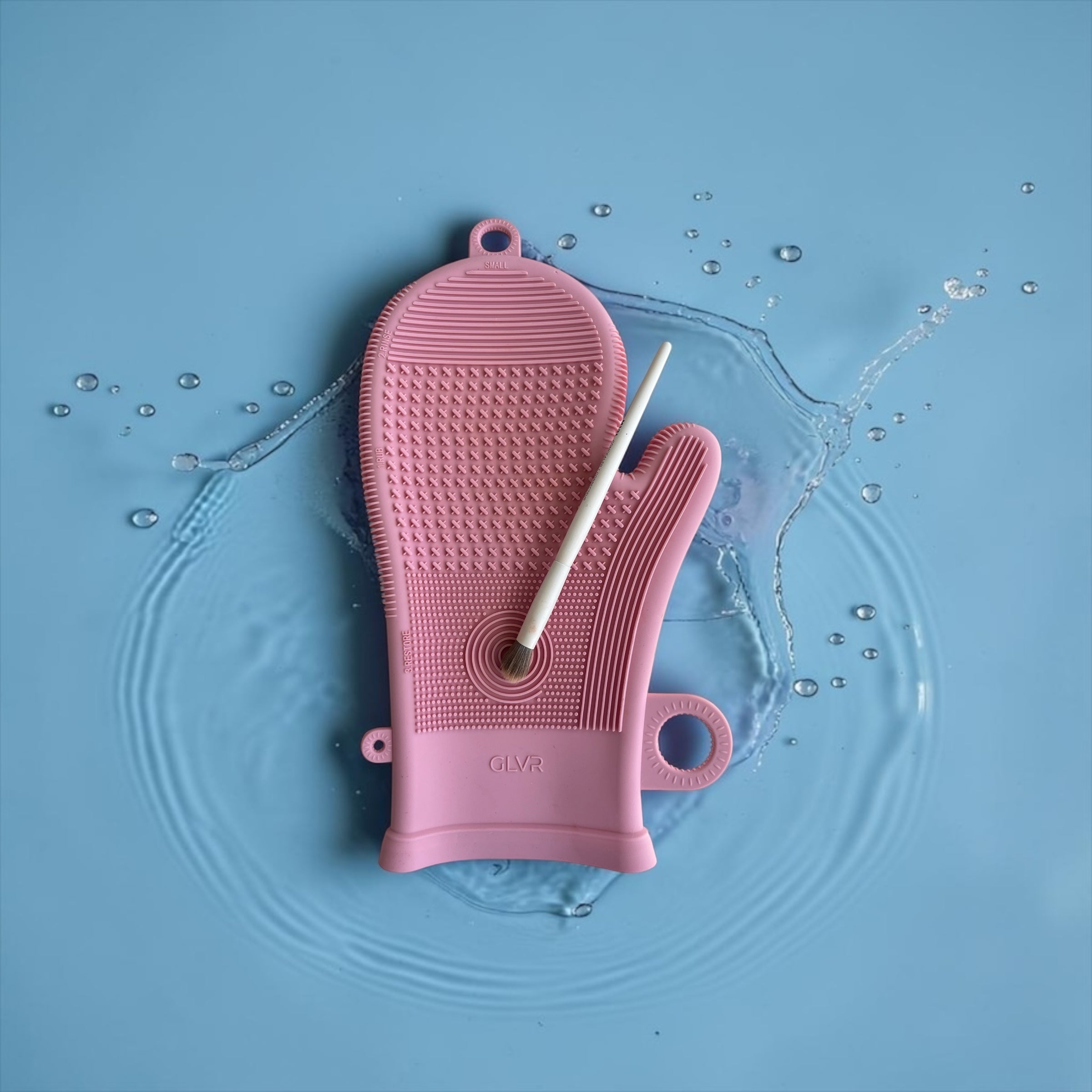 Silicone GLVR makeup brush cleaning glove - Twice as nice